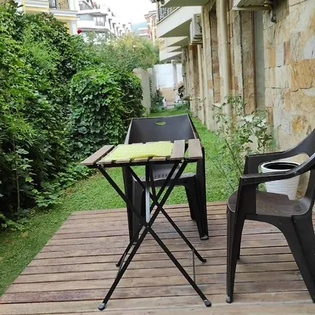 Royal Bay 2 -